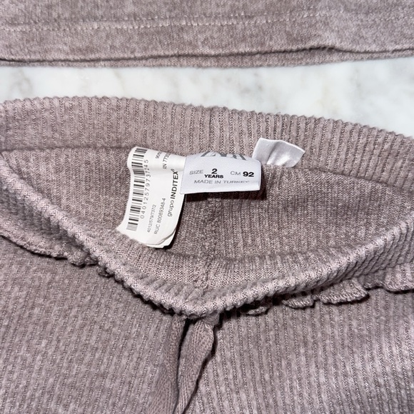 ZARA Cozy Knit Sweater and Pants Set 2T - Picture 6 of 8
